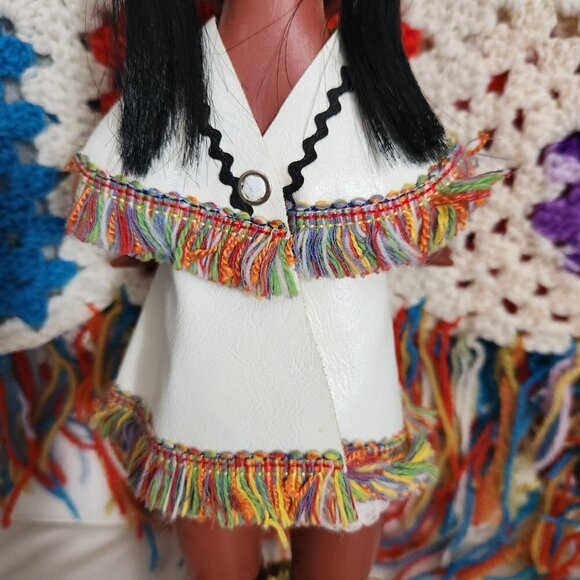 Vintage Regal Native American Doll Faux Doeskin Outfit Fringed Edges Sleepy Eyes - Picture 10 of 11